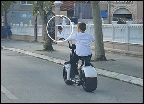 Roditelji, gde vam je dete 2 decak na motoru