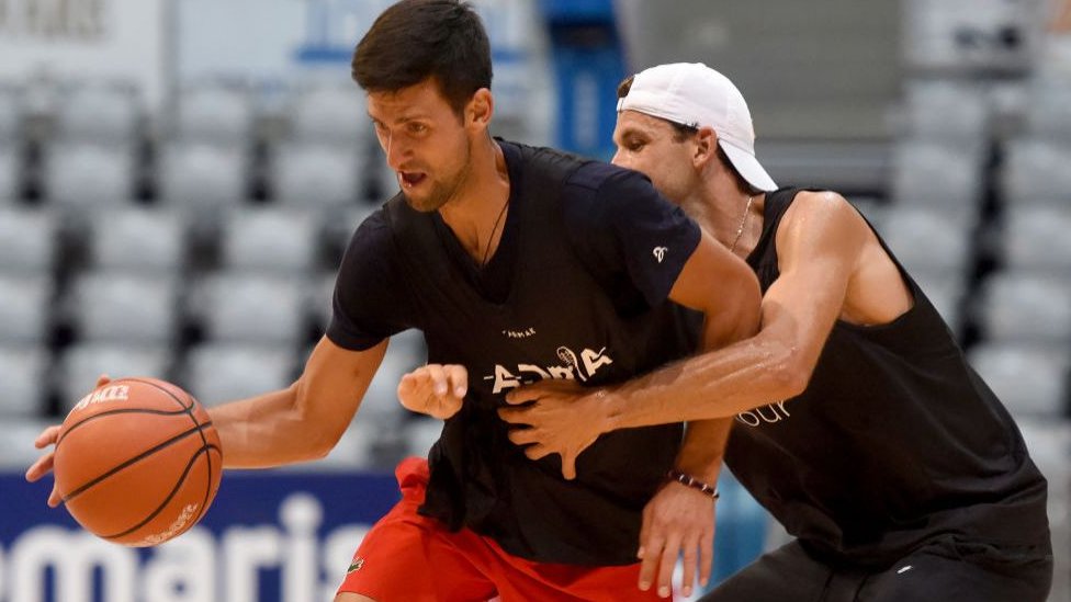 Korona virus, političari i poznati: Od Borisa Džonsona, Novaka Đokovića do Donalda Trampa 4 Novak Djokovic