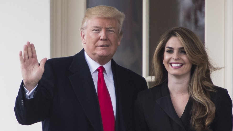 Korona virus: Donald Tramp kaže da je dobro posle druge noći u bolnici, sledeći dani „pravi test" 9 Hope Hicks with President Trump (2018 image)