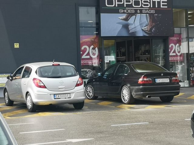 Bahato parkiranje: Nema izlaska iz dvorišta 2 parkiranje1 1