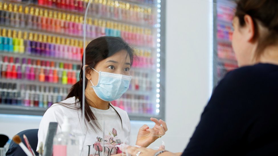 Korona virus: U Srbiji do sada najteži dan, još 27 preminulih - u svetu testiraju vakcine 1 Nail bar