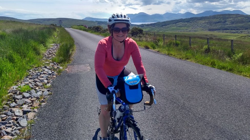 Korona virus: „Od dugotrajnog Kovida iscrpljena sam već sedam meseci“ 5 Lucy says she cycled every day before catching Covid now a walk in the park leaves her exhausted