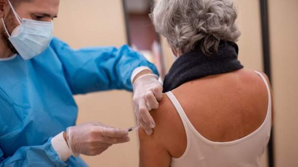 Korona virus: Bolnice u Srbiji sve punije, Brazil zaustavio testiranje kineske vakcine 3 vakcina protiv korona virusa