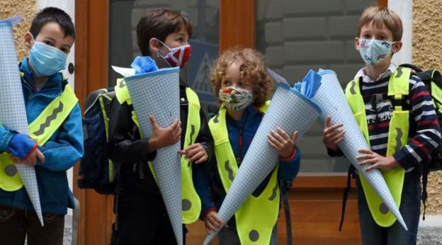Korona virus: Prve doze vakcina u Srbiji do Nove godine, najavljuje RFZO - test za individualnu upotrebu odobren u SAD 4 deca
