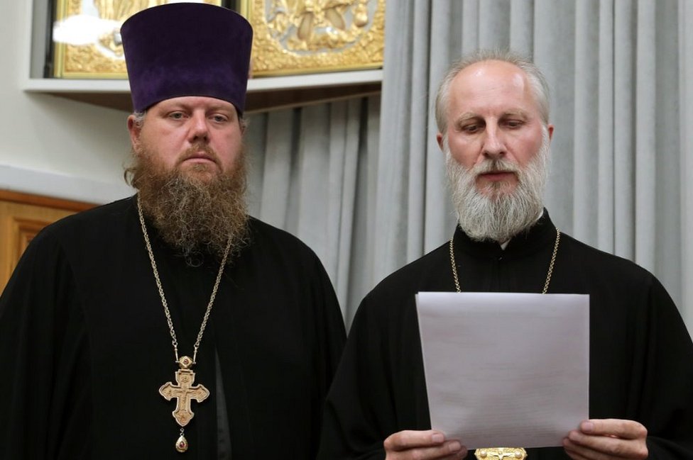 Ruska policija uhapsila Oca Sergeja, raščinjenog sveštenika koji negira postojanje korona virusa 2 Pravoslavni sveštenci u crkvenom sudu, Jekaterinburg, jul 2020.