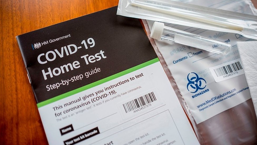 Korona virus i vakcine: Hteo sam da budem deo rešenja – zato sam učestvovao u testiranju 6 Image shows a Covid home-testing kit
