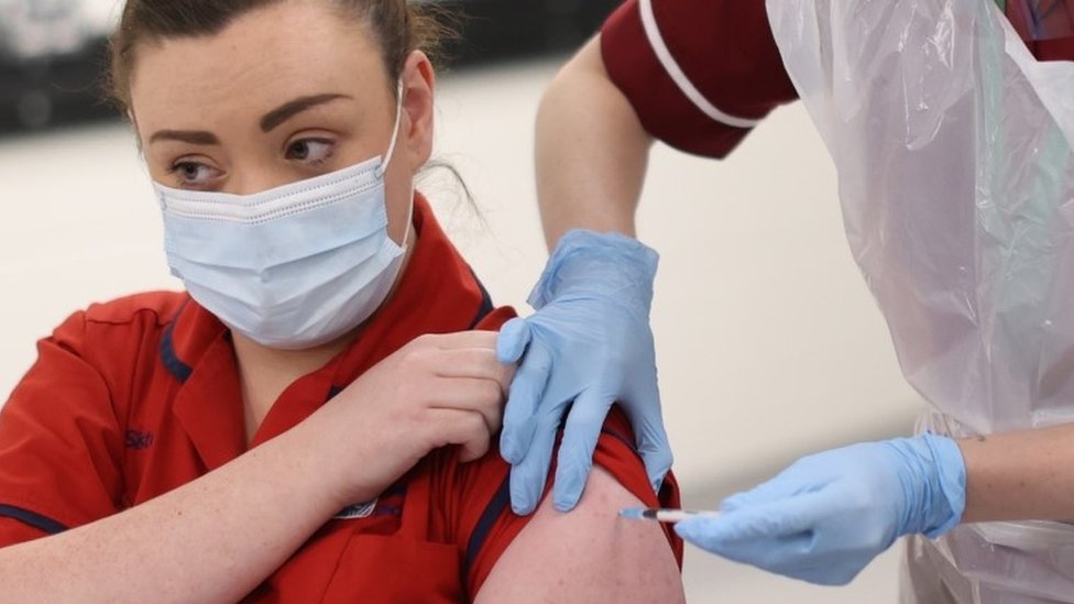 Korona virus i vakcine: Hteo sam da budem deo rešenja – zato sam učestvovao u testiranju 5 Sister Joanna Sloan