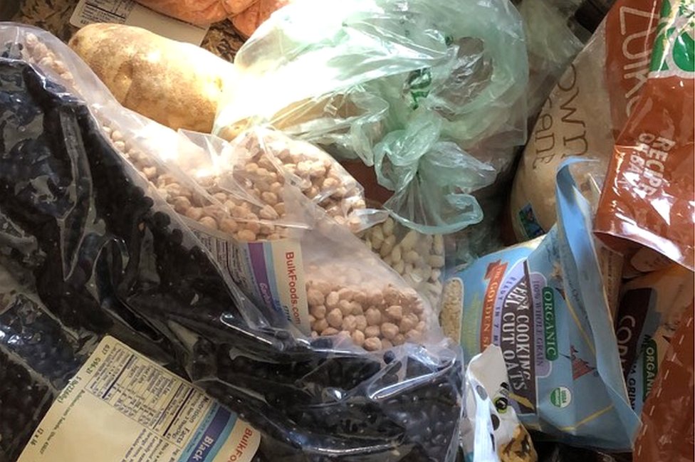 Ljudi i katastrofe: Da li znate ko su preperi i zašto se unapred pripremaju za najgore moguće scenarije 6 Julie’s prepper food supplies