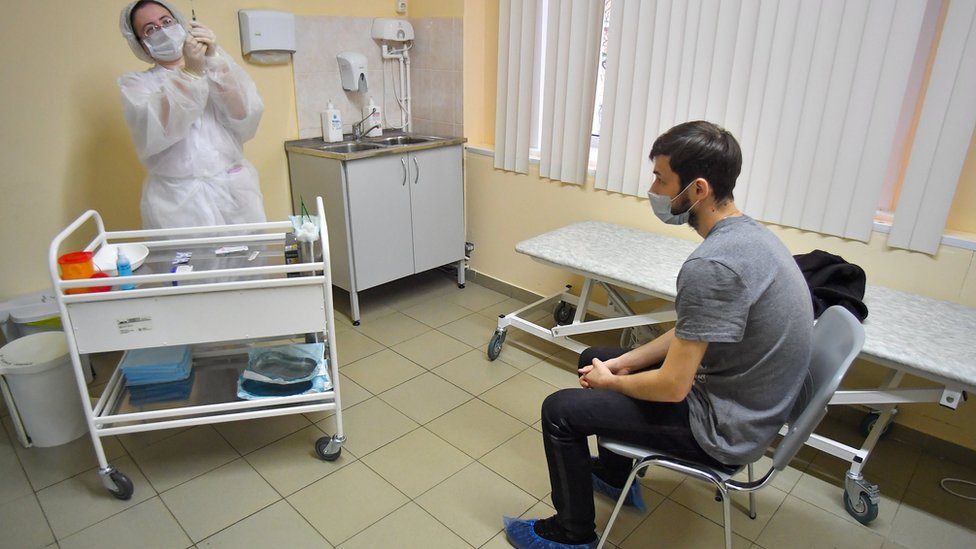 Korona virus i vakcinacija: Ruska vakcina Sputnjik brine naučnike 9 Podgogovka k vakcinacii