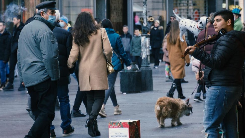 Korona virus: U Srbiji preminulo još 35 ljudi - Batut objavio plan imunizacije, SZO optužuje bogate zemlje da prave zalihe vakcina 3 Knez Mihailova ulica u Beogradu