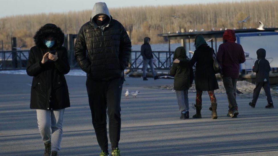 Korona virus: Epidemiolozi u Srbiji ističu - bez opuštanja, Džonson najavio strože mere u Britaniji 1 Zemunski kej
