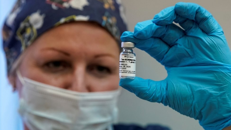Korona virus: U Srbiji preminulo još 35 ljudi - Batut objavio plan imunizacije, SZO optužuje bogate zemlje da prave zalihe vakcina 1 vakcina sputnjik