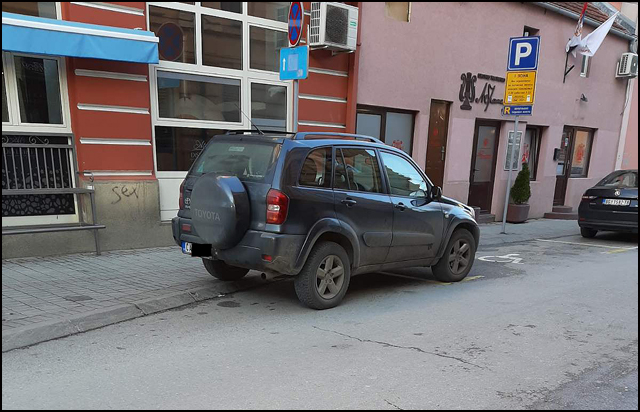 Čačani šampioni bahatog parkiranja 5 gvozden parkiranje 3