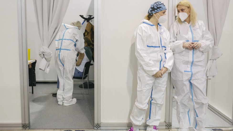 Vakcinacija i korona virus: Zašto je Srbija u vrhu zemalja po broju imunizovanih 7 slika