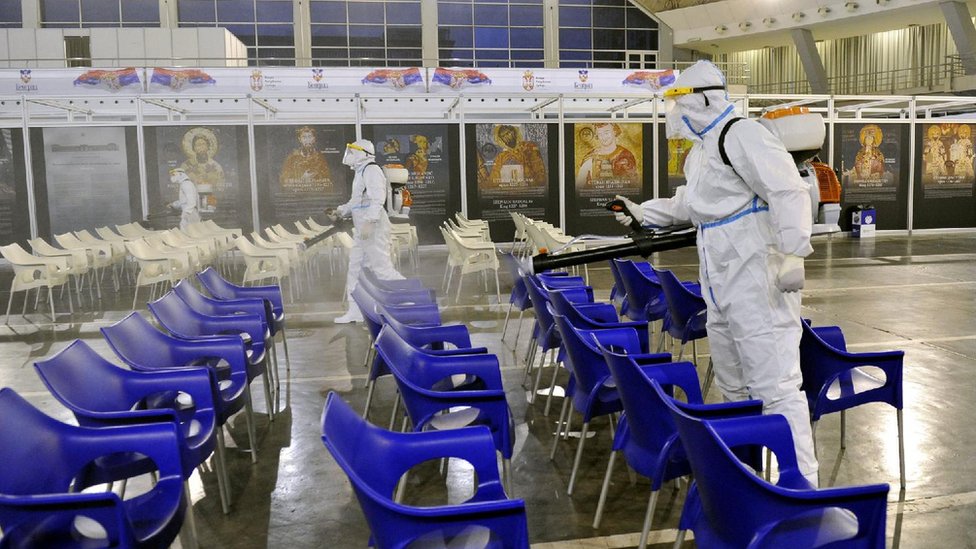 Korona virus: U Srbiji gotovo 2.000 novih slučajeva, Biontek negira kašnjenje u proizvodnji vakcine 2 fonet korona virus foto