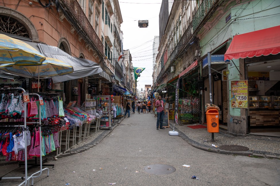 Brazil, korona virus i karneval: Rio de Žaneiro - umesto ludnice na ulicama, tišina 7 A street view near the Sambadrome