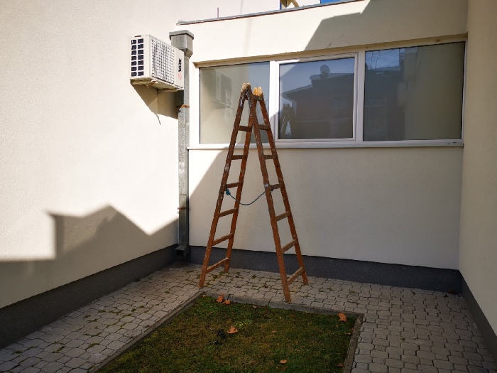 Obijene i opljačkane prostorije Doma gluvonemih i portala N2 (FOTO) 3 obijanje