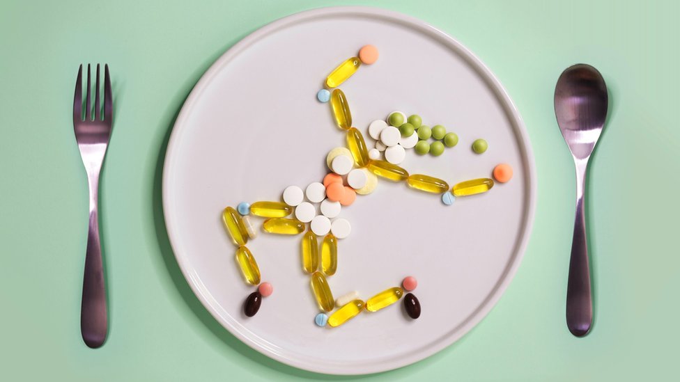 Korona virus i vitamin D: Zašto vam je potreban i kako može da pomogne u borbi protiv virusa kao što je Kovid 7 Vitamins on a plate