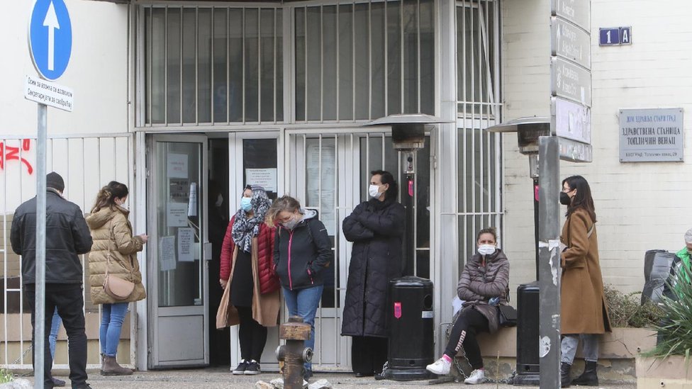 Korona virus: U Srbiji zaseda Krizni štab - moguće strože mere, više od 10 zemalja EU obustavile upotrebu Astrazeneke 1 vakcinacija, korona virus