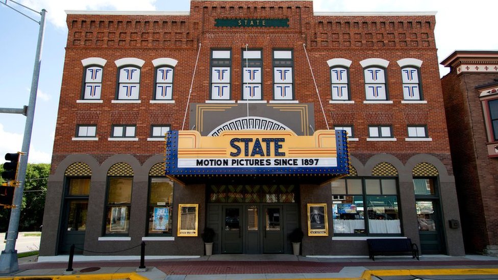 Korona virus i film: Kako Kovid-19 preti da spusti zavesu na „najstariji bioskop na svetu“ 1 The State Theatre's façade