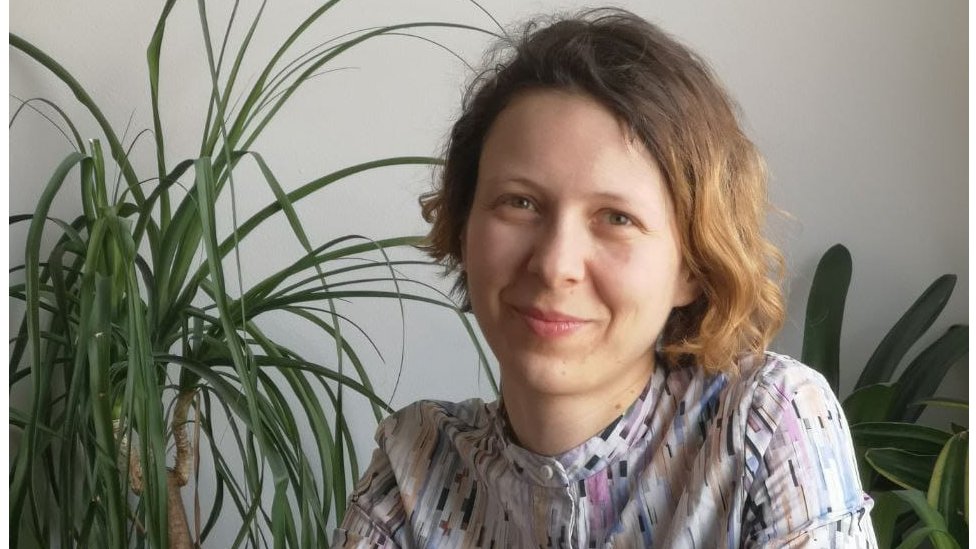 Korona virus, vakcinacija i društvene mreže: Kako se objava pretvorila u anketu o stavovima stručnjaka 1 Dušica Božović je poreklom iz Gornjeg Milanovca, a već 11 godina živi u Finskoj
