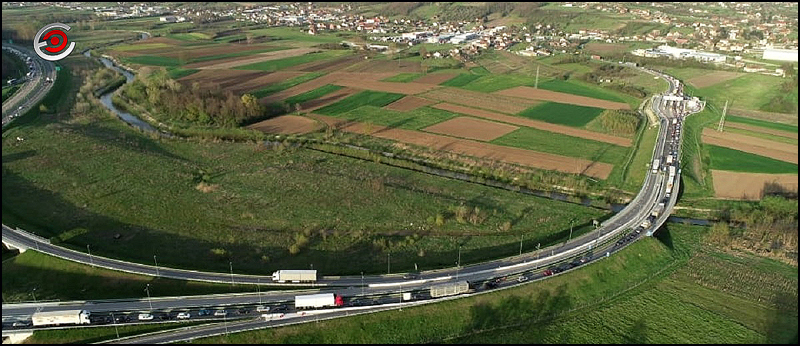 Ogromne gužve na autoputu, čekanje u mestu i po 40 minuta 3 dron Preljina 1