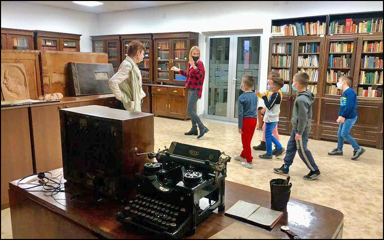 malci u biblioteci 2