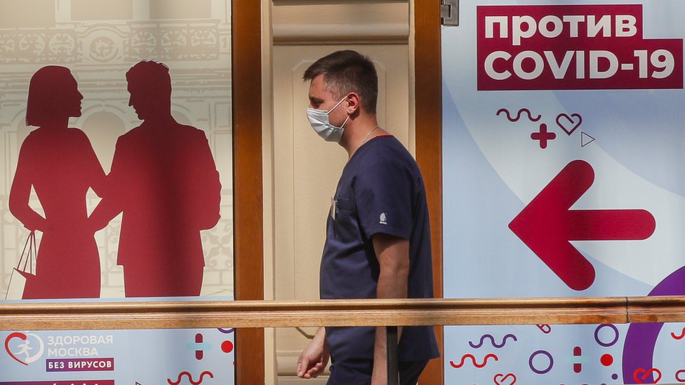 Korona virus: Epidemilozi u Srbiji zabrinuti, Britanci tvrde - jača antitela od Fajzera ako je razmak između doza veći 1 Vakcinaciя ot koronavirusa