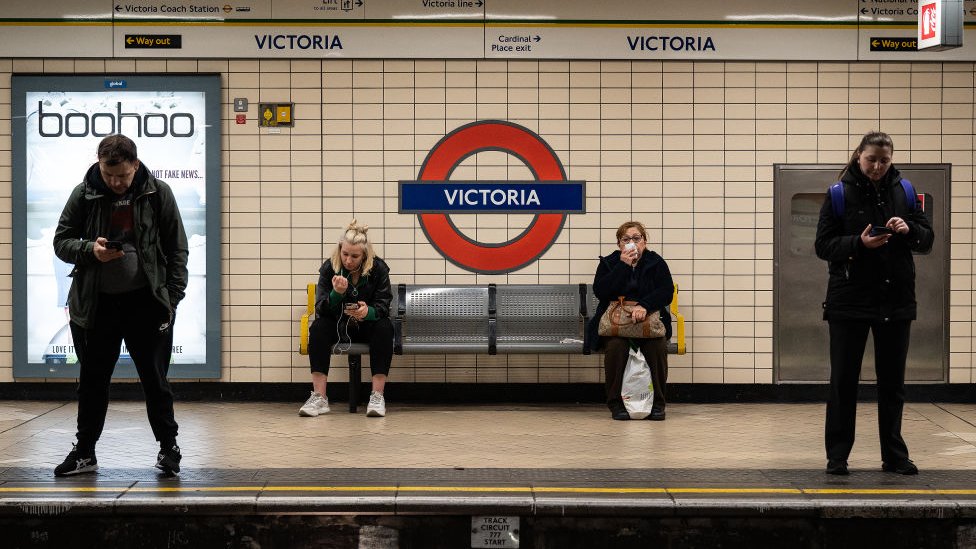 Korona virus i Velika Britanija: Dan slobode ili kockanje u vreme pandemije 1 London underground station