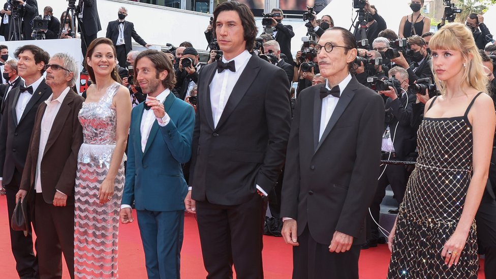 Film, Kan i festival: Zvezde posle godinu dana pauze prošetale crvenim tepihom 1 Stars pose on the red carpet at Cannes