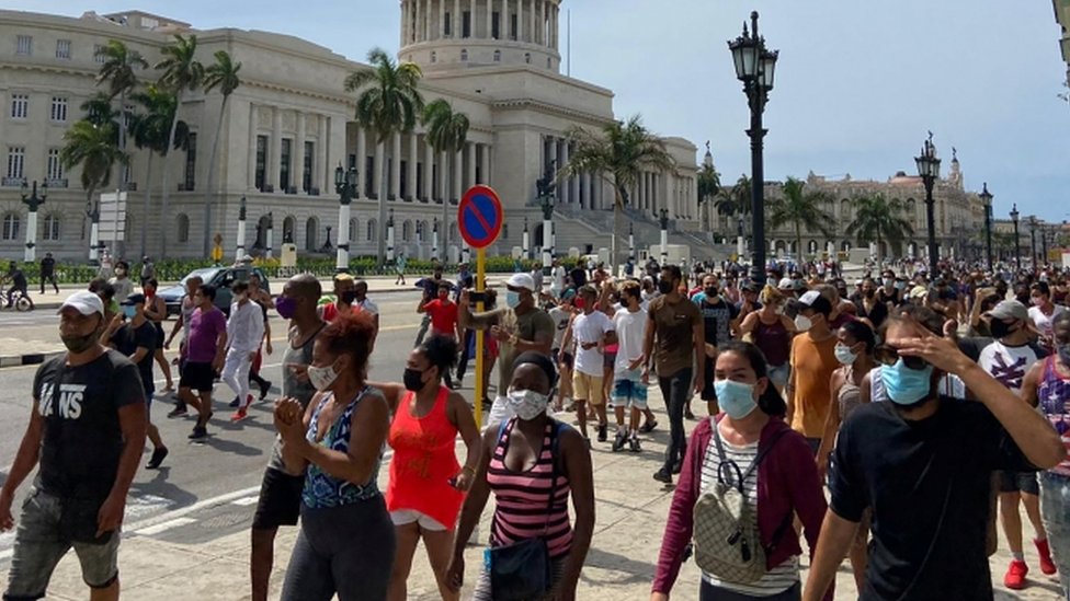 Crowd in the centre of Havana, 11 July 2021