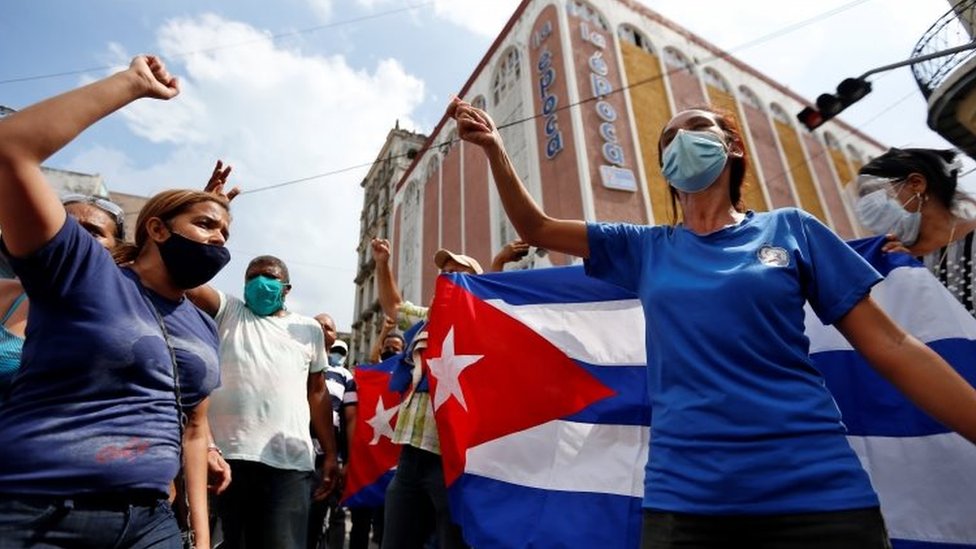 Government supporters rally in Havana, Cuba. Photo: 11 July 2021