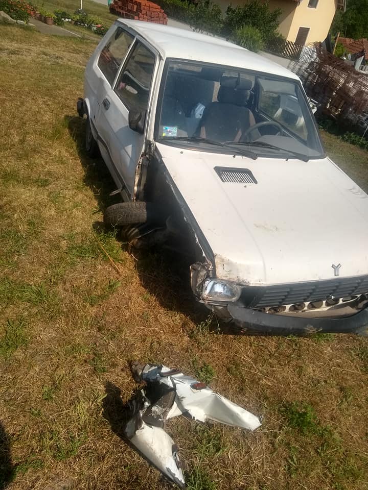 Bizarna krađa: Vezao „juga“ za traktor i pokušao da pobegne 1 jugo