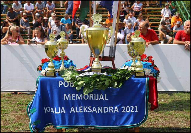 Završene 10. jublarne Konjičke trke u Šapcu - Pehar pobedniku uručio princ Filip 1 sabac 1 1