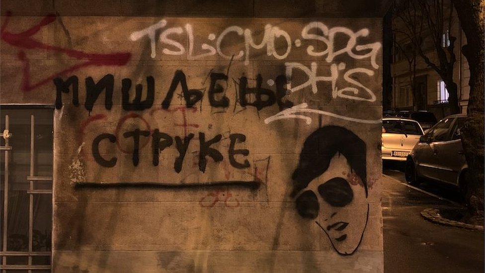 Koronavirus u Srbiji: Kako je izgledao put od prvog do milionitog slučaja kovida-19 3 grafit u Beogradu