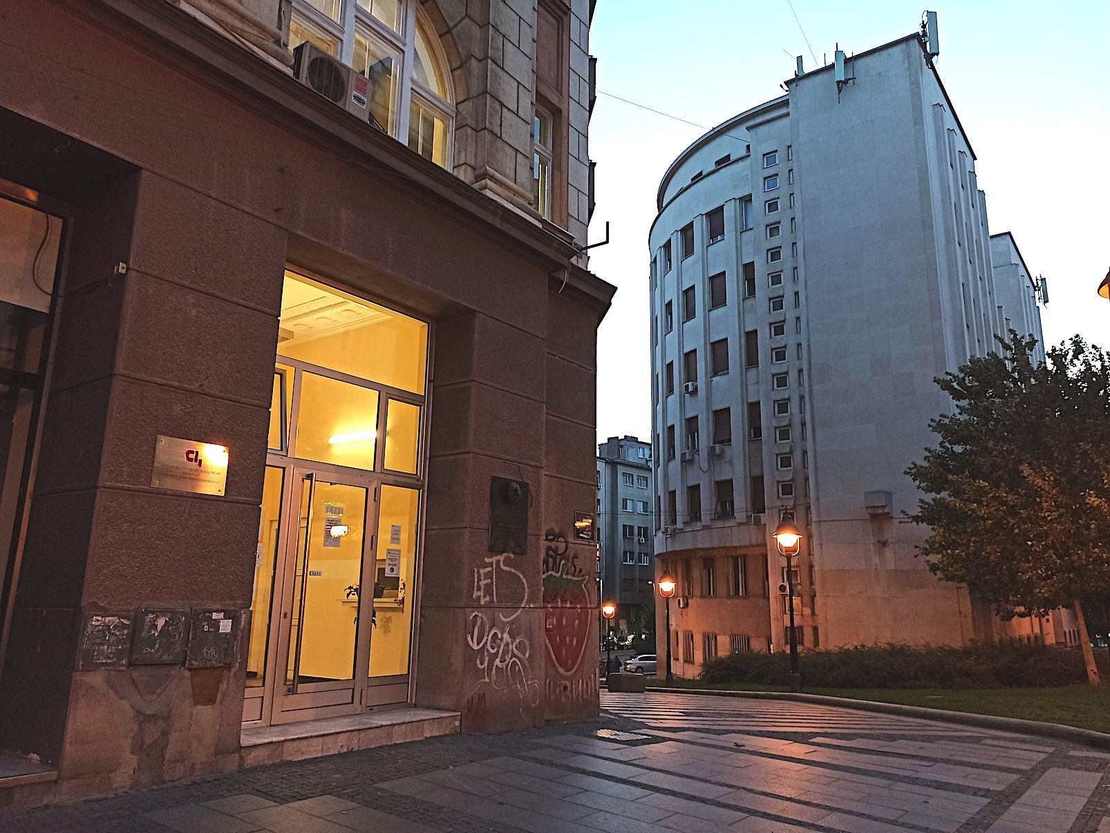 Studenti, menze i Srbija: Sanjaju li akademci veći obim šnicle u studentskim restoranima 4 Tri kostura