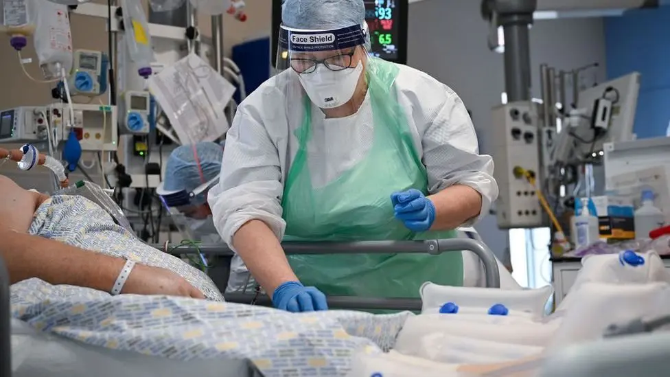 Korona virus: U Srbiji deca imaju sve teže kliničke slike, odložen maraton u Pekingu 1 bolnica, lečenje pacijenta