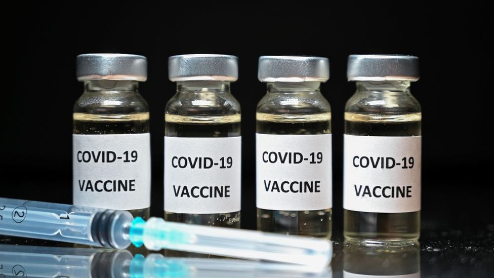 Kovid sertifikat i Evropska unija: Kako na granicu, a kako u kafić u EU 4 Vials of vaccine against the coronavirus