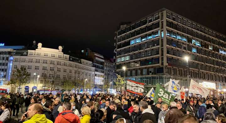 Na protestu u Beogradu zatraženo hitno oslobađanje čoveka koji je stopirao bager 2 protest 7