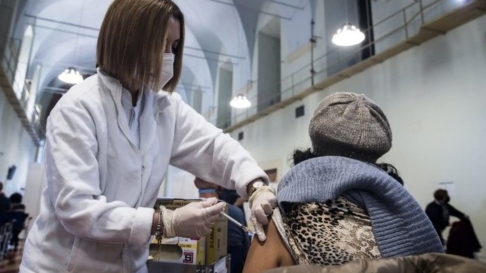 Korona virus: Obavezna vakcinacija - tri razloga za i protiv 1 Vaccines administered in Italy