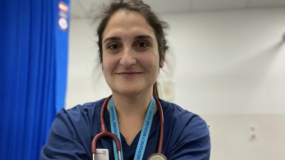 Korona virus, Britanija i vakcine: „Oko 80 odsto ljudi na respiratorima nije imunizovano" 1 María Santomil