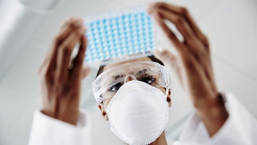 Korona virus: Novi pad broja zaraženih u Srbijji, buster vakcina efikasna protiv omikrona - tvrde britanski lekari 4 testiranje