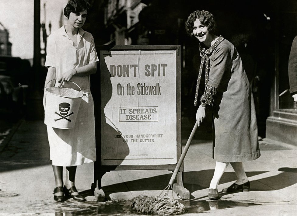 Korona virus i Indija: Borba protiv odvratne navike pljuvanja na ulicama - rat koji se teško dobija 4 During a public revolt against spitting on the sidewalk in Syracuse, New York: in which all local organizations joined to stop the practice,