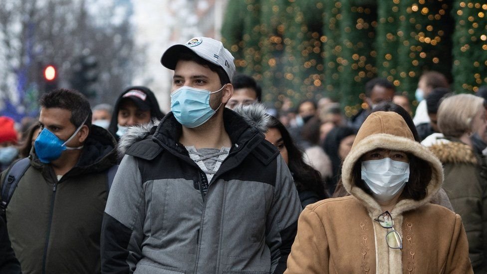 Korona virus: Zbog omikrona lekari u Srbiji strahuju od novog talasa, u Njujorku obavezna vakcinacija i za decu 1 maske