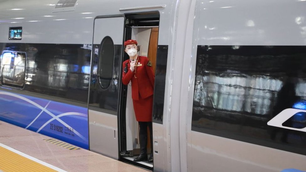 Zimske olimpijske igre: Kako izgleda kineska kovid politika i da li radi 2 An intelligent bullet train designed for Beijing 2022 Winter Olympics