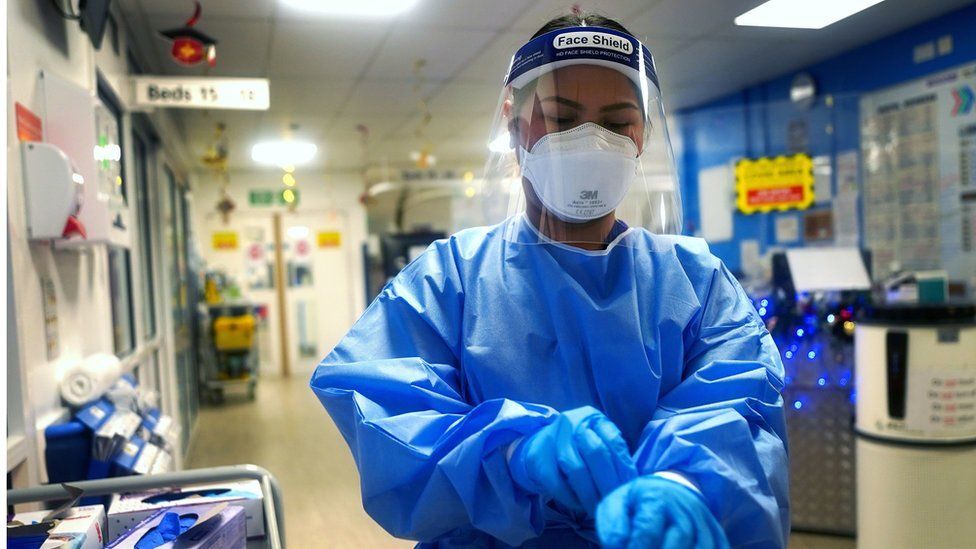 Korona virus: Blizu 300 preminulih u Srbiji od kovida u poslednjih pet dana, podvarijanta omikron soja registrovana u 57 zemalja - SZO 1 sestra