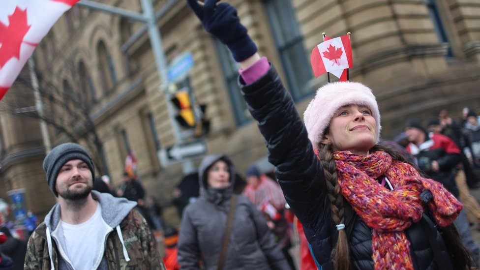 Korona virus i Kanada: Uhapšene vođe protesta, počelo zamrzavanje bankovnih računa demonstranata 1 Protesters in Ottawa