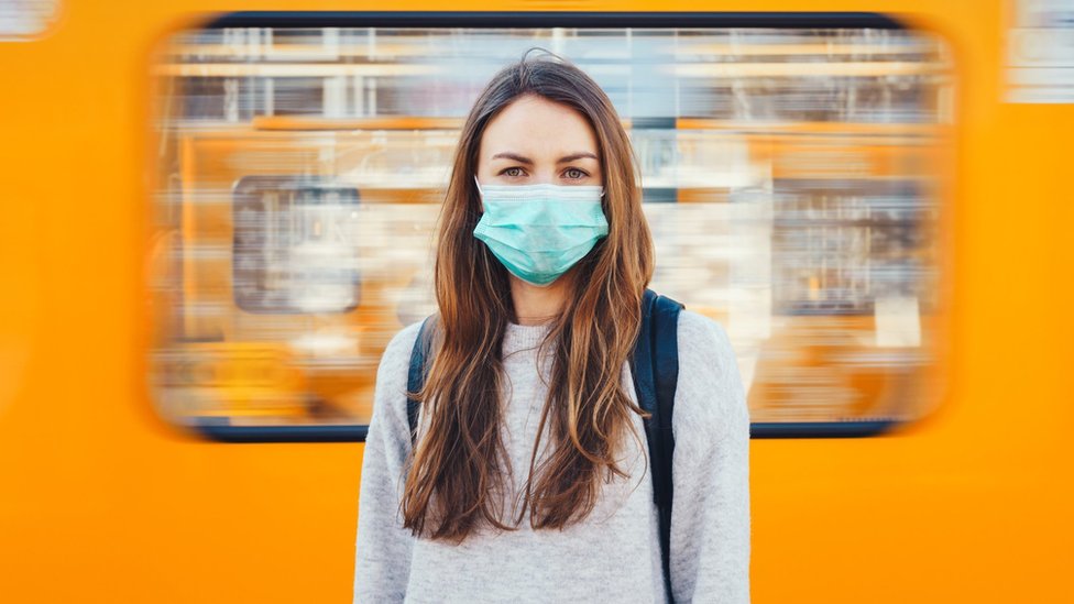 Korona virus: Pet stvari o kojima moramo da vodimo računa posle popuštanja mera 1 Žena sa maskom