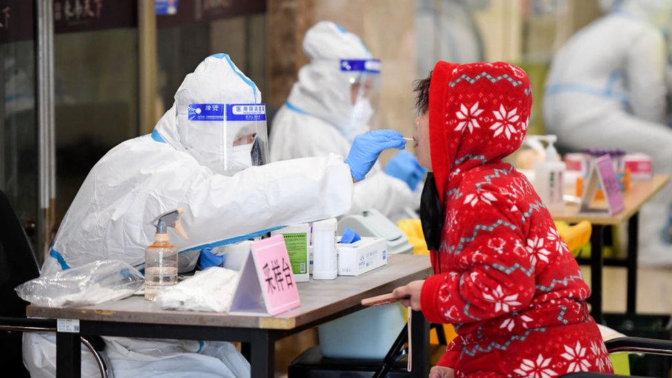 Kina i korona virus: Broj zaraženih raste, ponovo uveden karantin, zatvaraju se fabrike 1 medicinski radnici u Kini
