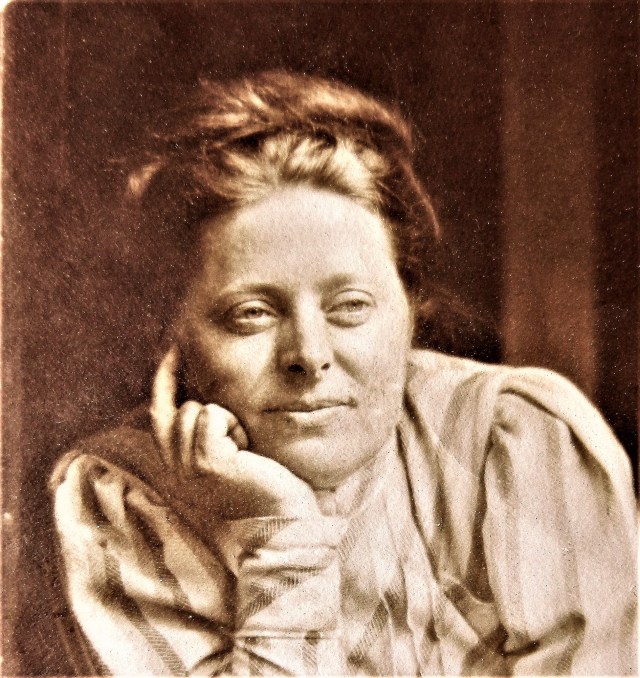 NADEŽDA 1913 press